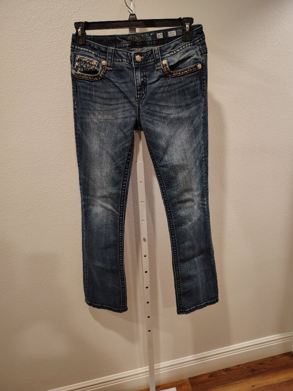Miss Me Jeans Size 30 Mid-Rise Slim Boot Short Inseam 32 Thick Stitch Stretch - Picture 7 of 11